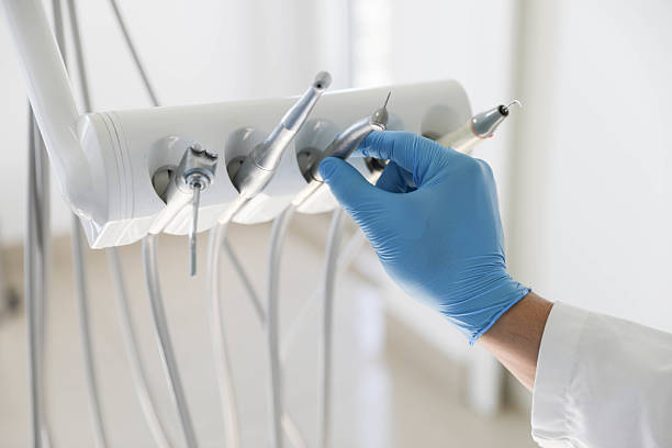 Professional Tooth Extraction technician working in Edna, TX